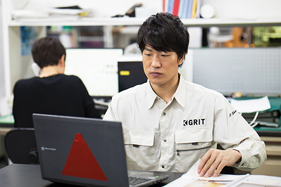 山地さんの著書『会社を強くする多角化経営の実践』を読み、実践塾と出会った。