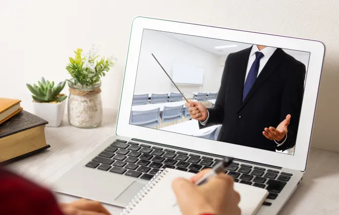 写真:オンライン例会のイメージ